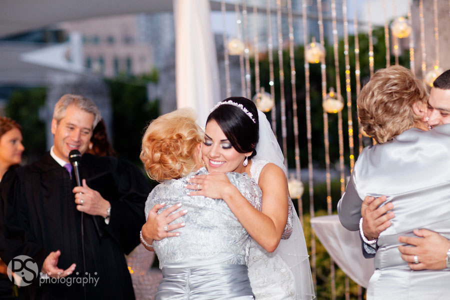 copyright PS Photography | www.PSphotography.net | Miami Wedding Photography | Miami Tower Wedding